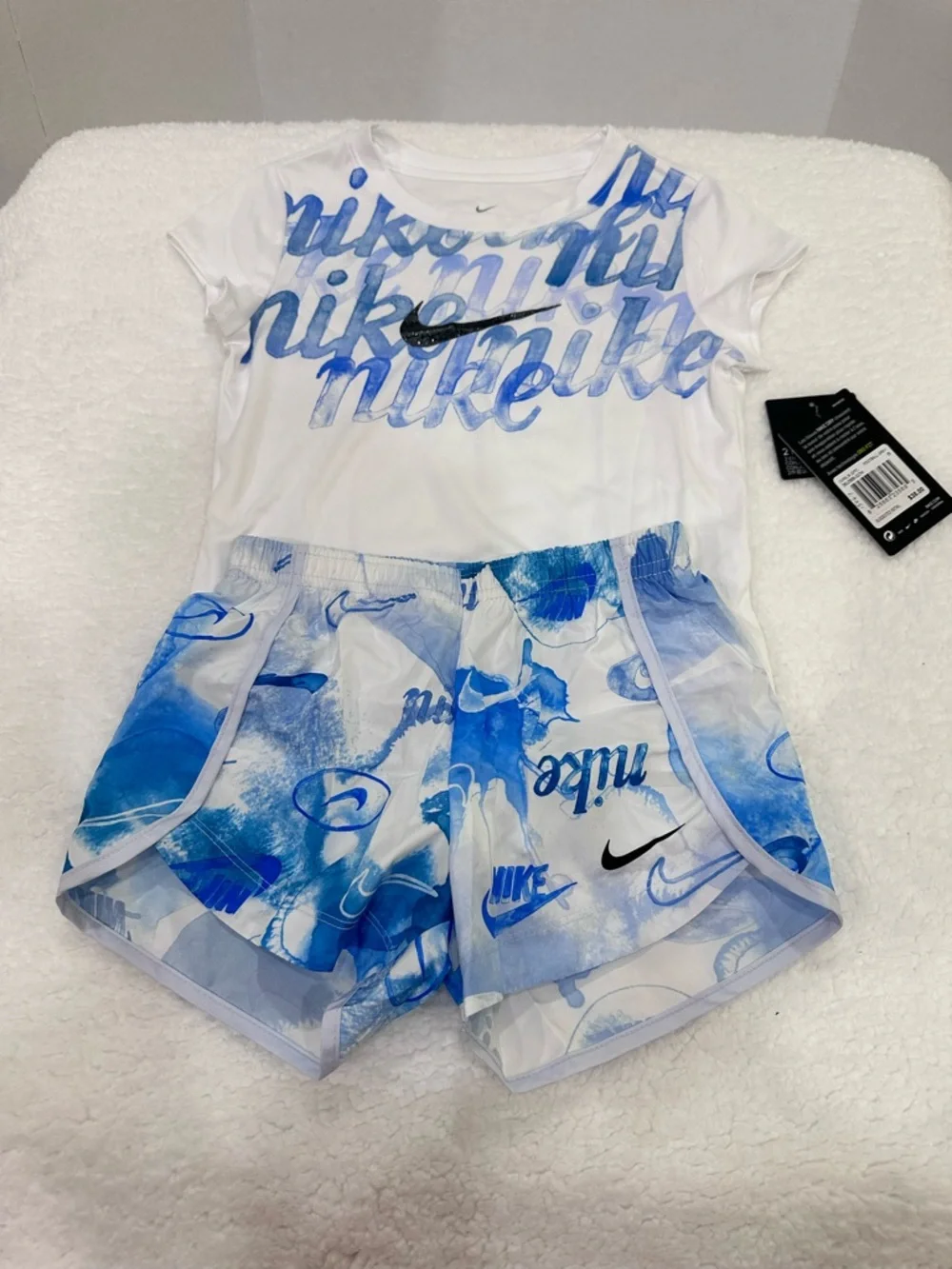 Nike White & Blue Girls' Dri-FIT Tee and Athletic Shorts Set - Picture 2 of 9
